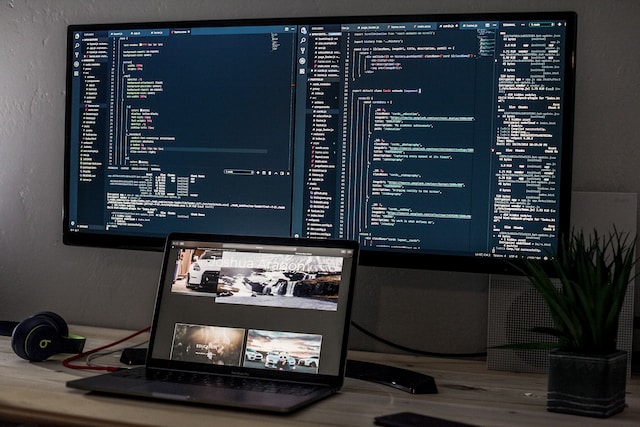 jak podłączyć monitor do laptopa